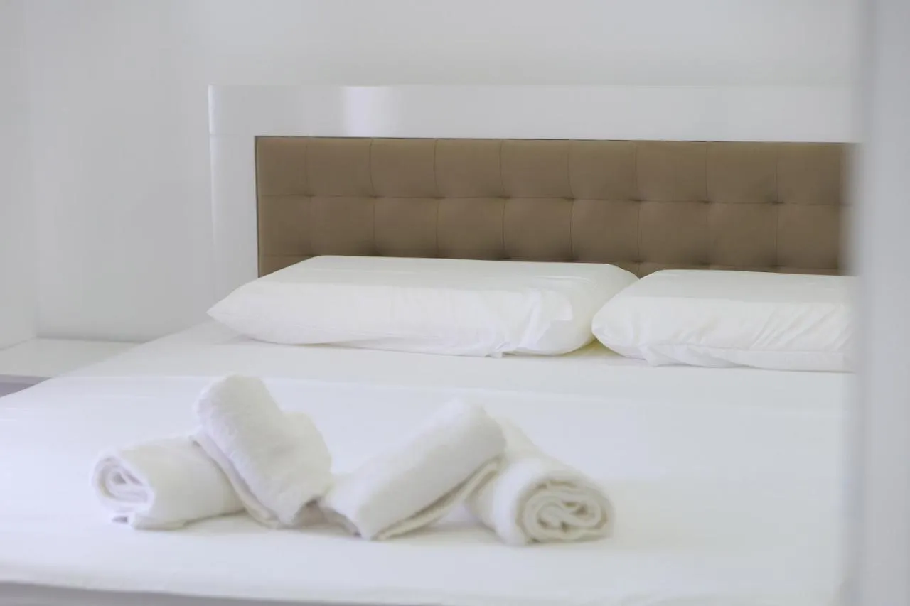 Lux Apartments Ksamil 0*,
