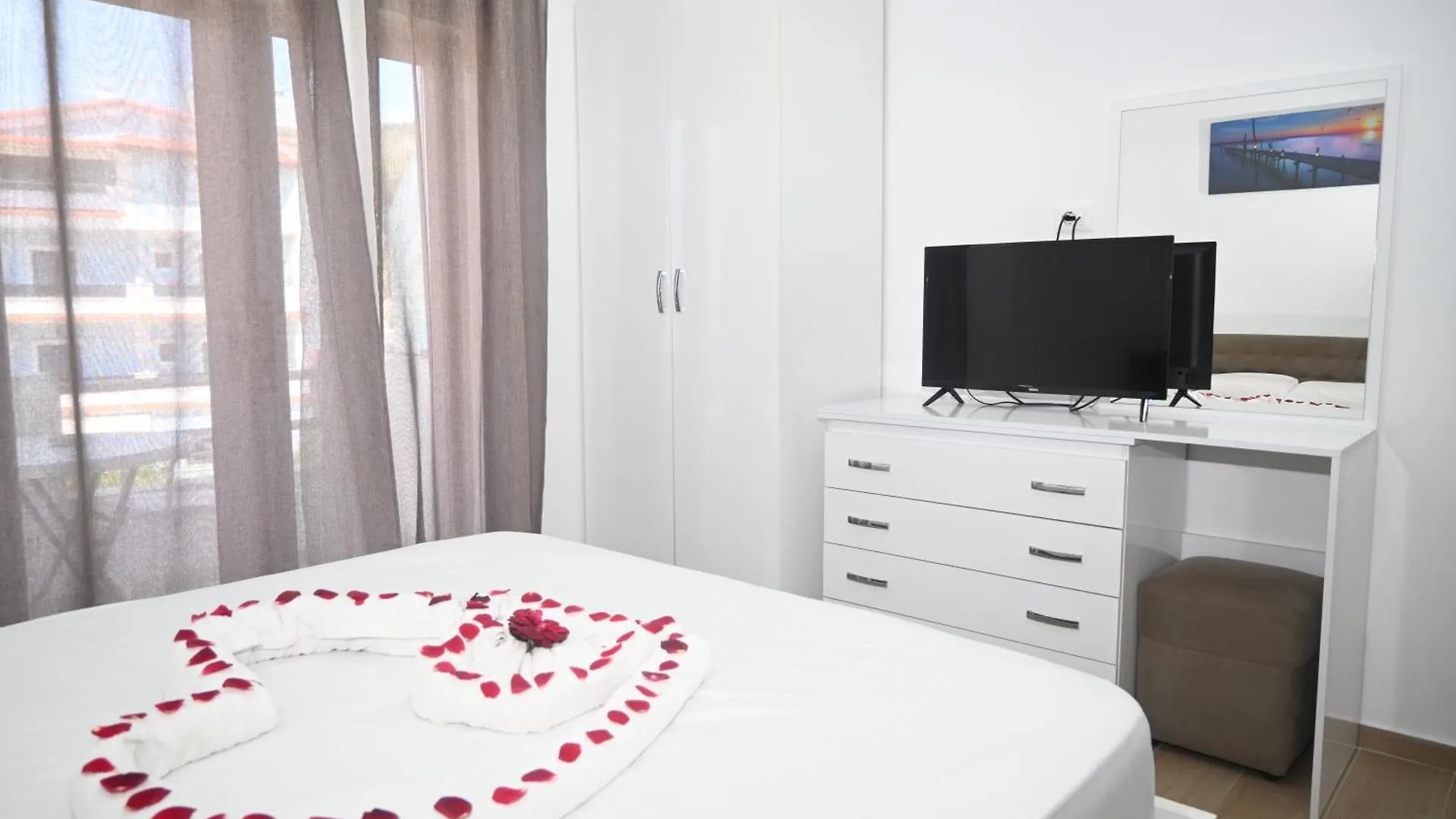 Lux Apartments Ksamil Albánie