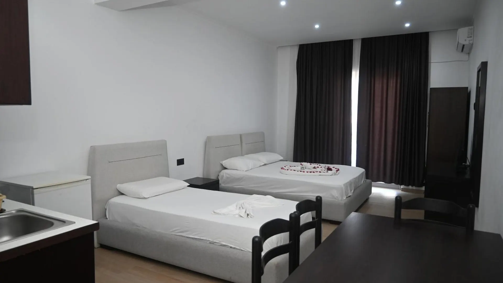 Iljo Apartments Ksamil